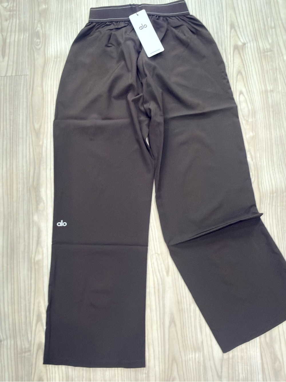 ALO Yoga Men’s Dark Brown Wide-Leg Sweatpants